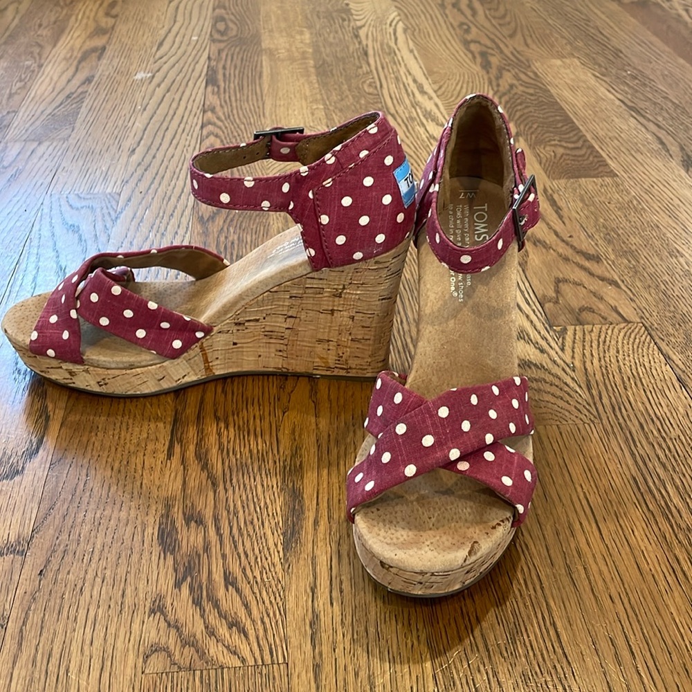 Tom’s Red Polka Dot Linen Wedge Sandals